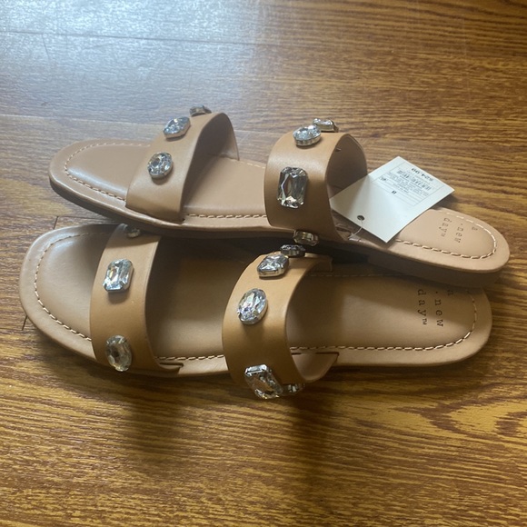 A new day bling gem sandals slip ons brand new with tags - Picture 2 of 3